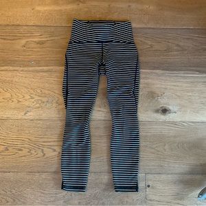 Lululemon Train Times Luxtreme Legging 7/8 Size 6, Parallel Stripe Black + White